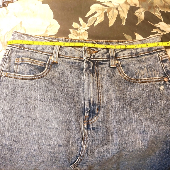 FREE!! Y2K Wild Fable distressed stone washed raw hem min skirt - Picture 5 of 7